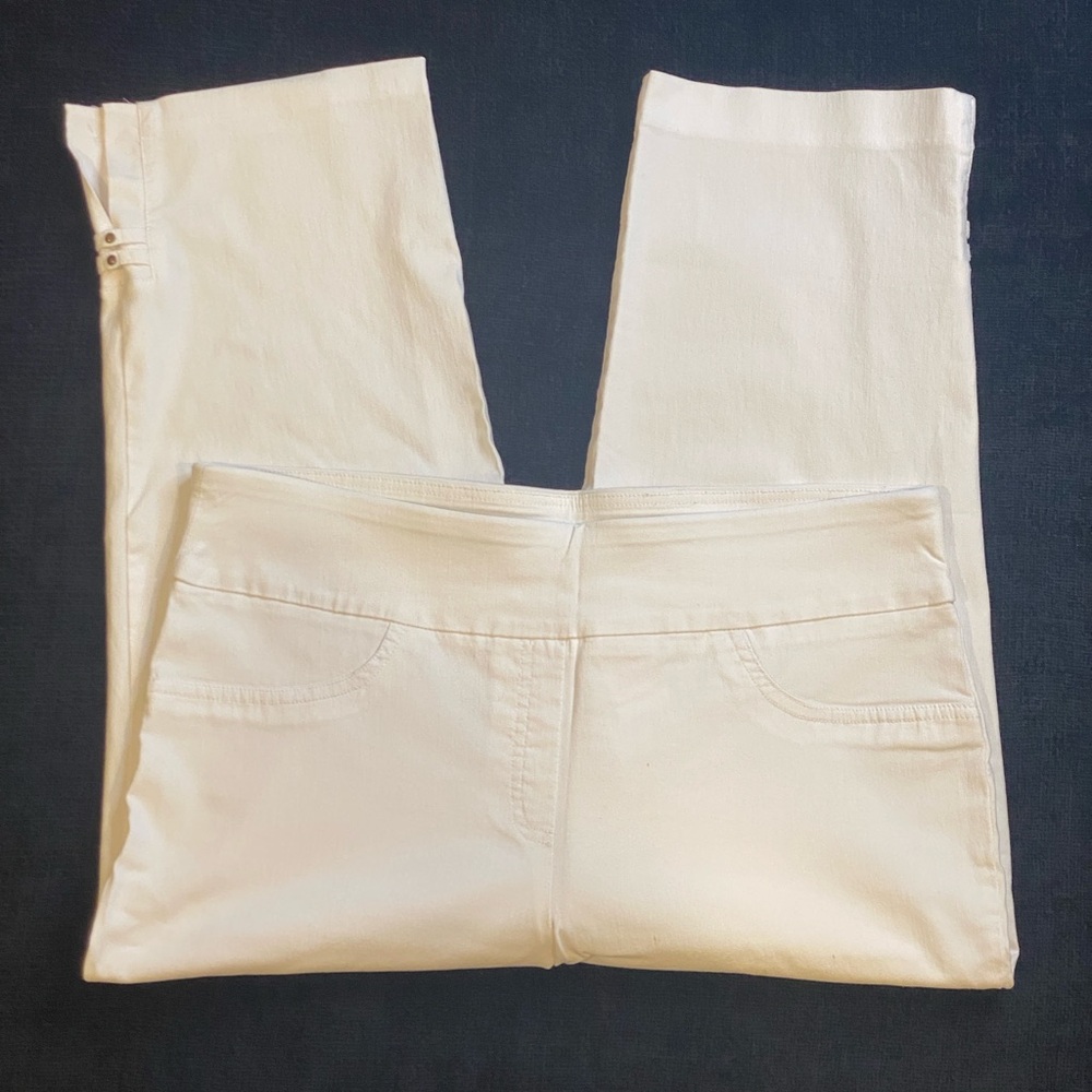 Women's White Capris